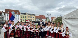 Берлин:-Учешће-КУД-„Душан-Вукасовић-Диоген“-на-међународном-фолклорном-фестивалу-у-Рибниц-Дамгартену