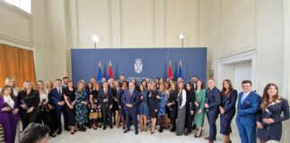 Министар-Дачић-уручио-дипломе-полазницима-Дипломатске-академије