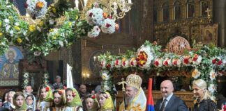 Софија:-Традиционално-пресвлачење-моштију-Св.-краља-Милутина