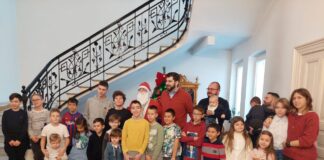 Букурешт:-Додела-пакетића-поводом-српске-Нове-године