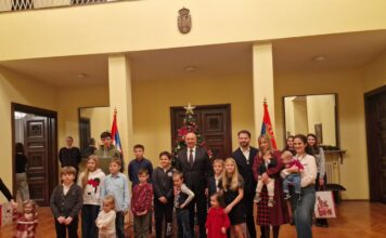 Софија:-Додела-новогодишњих-пакетића