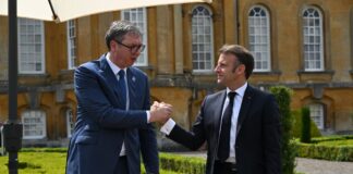 entretien-entre-le-president-de-la-republique-francaise,-emmanuel-macron-et-le-president-de-la-republique-de-serbie,-aleksandar-vucic,-en-marge-du-4eme-sommet-de-la-communaute-politique-europeenne-(18-juillet-2024)