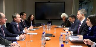 Министар-Ђурић-са-високим-комесаром-ОЕБС-за-националне-мањине