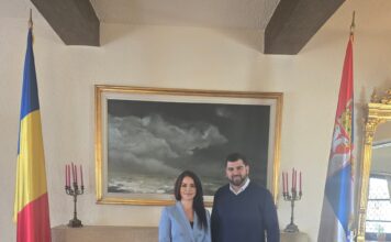 Букурешт:-Амбасадор-Томашевић-са-директорком-Националне-академије-за-јавну-управу