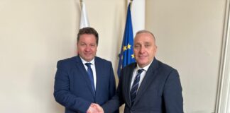 Варшава:-Разговор-амбасадора-Кошутића-са-председником-спољнополитичког-одбора-Сената