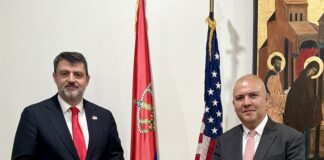 Њујорк:-Генерални-конзул-Божовић-са-комесаром-за-питања-миграната
