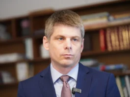 Гујон-за-Фронтиjер-:-Данас-на-Косову-живи-пет-одсто-Срба,-а-пре-једног-века-чинили-су-већину