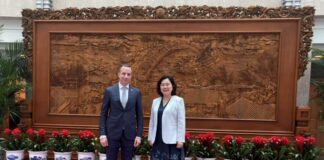 Јовић-са-заменицом-министра-спољних-послова-Кине-Хуа-Чунјин