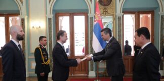 Асунсион:-Амбасадор-Лазић-предао-акредитивна-писма-председнику-Парагваја