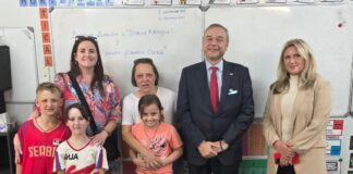 Преторија:-Амбасадор-Март-посетио-је-одељење-Српске-школе-„Свети-Сава“