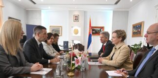 Ђурић-са-директорком-за-Европу-у-Министарству-иностраних-послова,-Комонвелта-и-развоја-Уједињеног-Краљевства