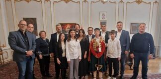 Праг:-Удружење-„Право-у-жицу“-у-посети-Амбасади