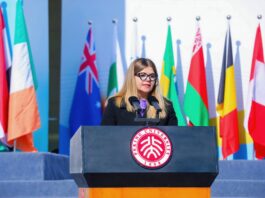 Пекинг:-Амбасадорка-Стефановић-на-Међународном-културном-фестивалу-Пекиншког-универзитета